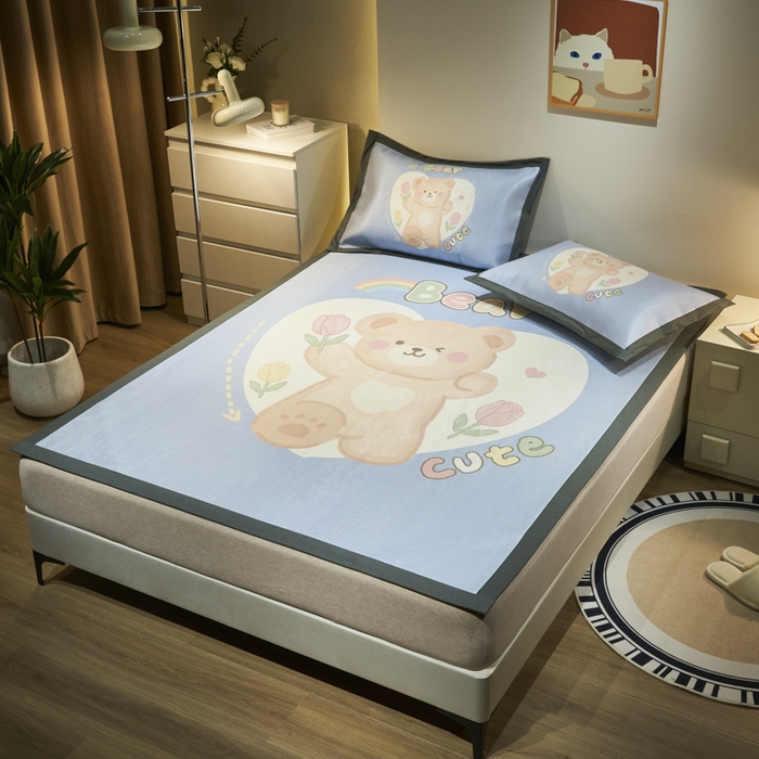 91家纺网 家纺一手货源 找家纺 21度C 2024新款卡通大版数码印花冰藤席 晚安萌熊-床席款