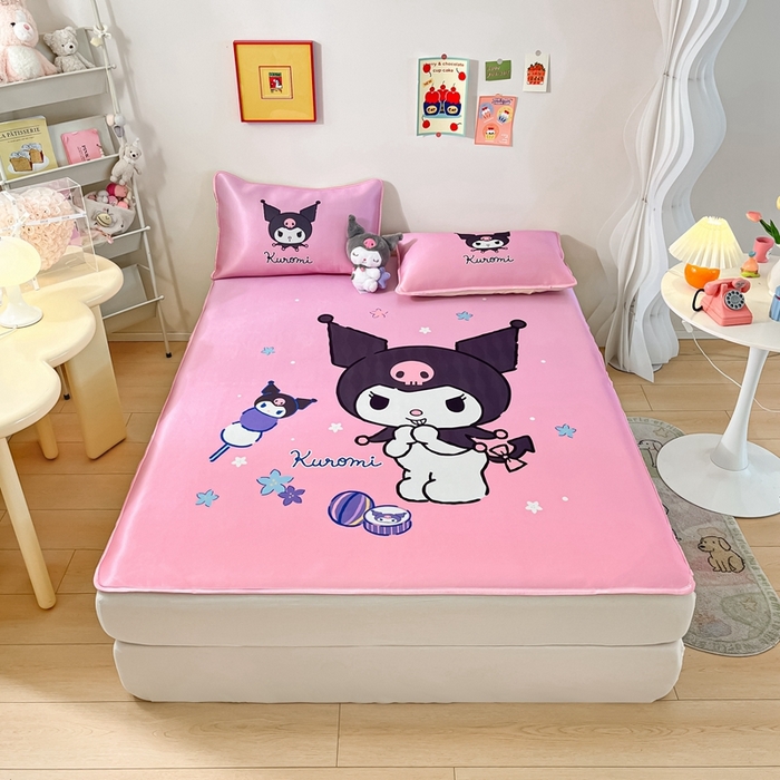 91家纺网 家纺一手货源 找家纺 博雅 2024新款三丽鸥凉感丝凉席夏被套件 大版-顽皮库洛米