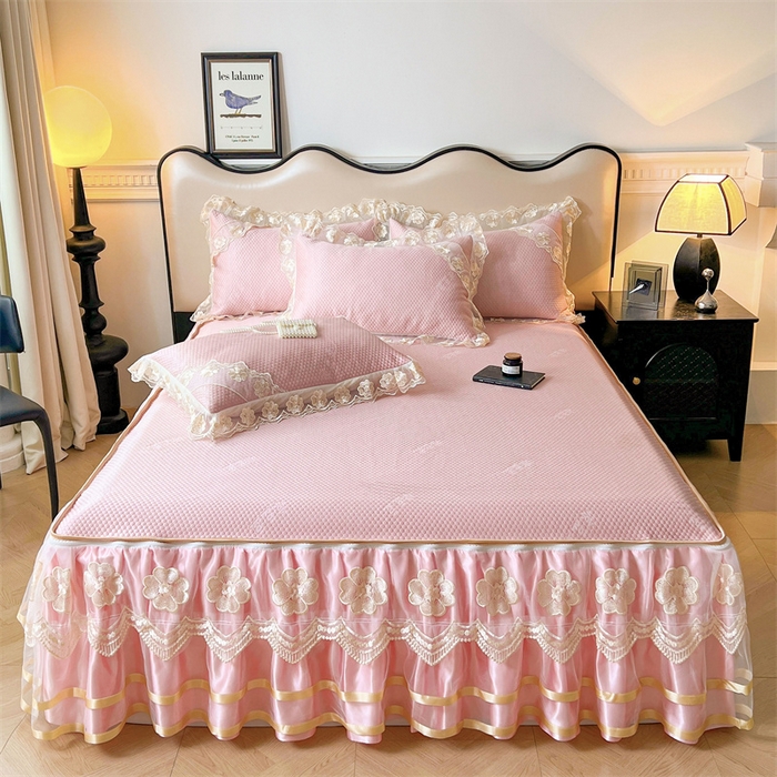 91家纺网 家纺一手货源 找家纺 虹星家纺 2024新款A类冰感凉豆豆可拆卸床裙席三件套 梦幻粉