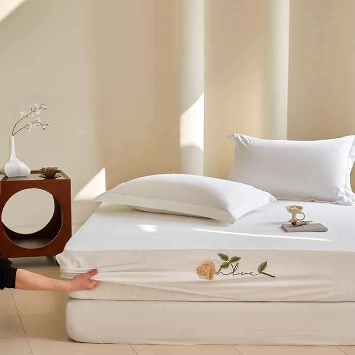 91家纺网 家纺一手货源 找家纺 秀色家纺 2025新款A类50支贡缎长绒棉刺绣床笠 唤醒系列-劳拉 劳拉-皓月白