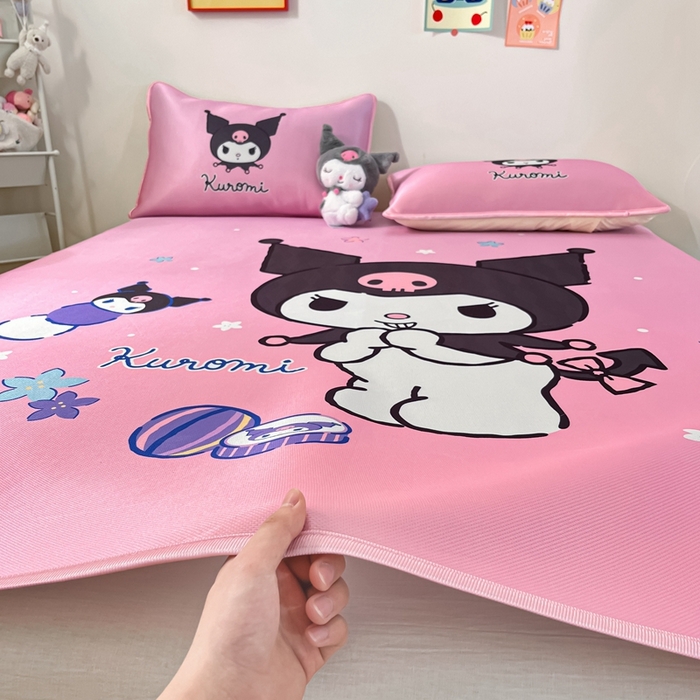 91家纺网 家纺一手货源 找家纺 博雅 2024新款三丽鸥凉感丝凉席夏被套件 大版-顽皮库洛米