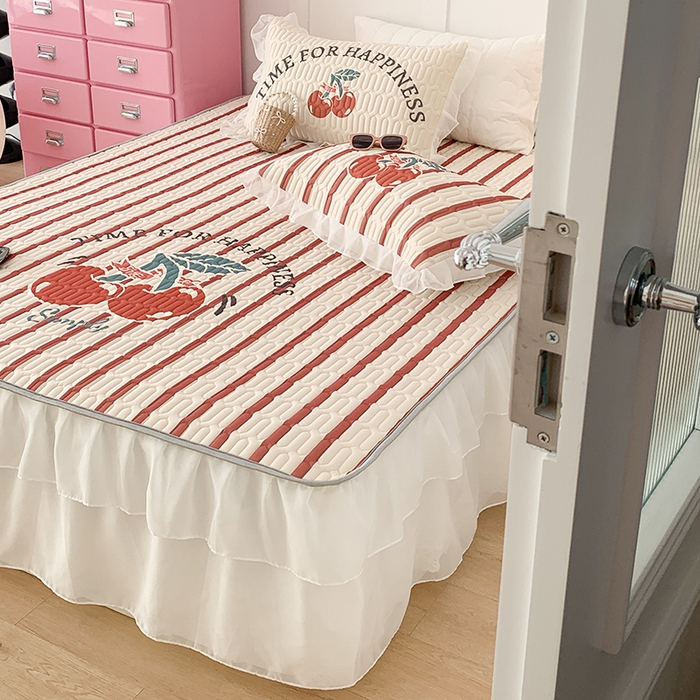 91家纺网 家纺一手货源 找家纺 昔可家纺 2024新款床裙款乳胶席 竖条樱桃