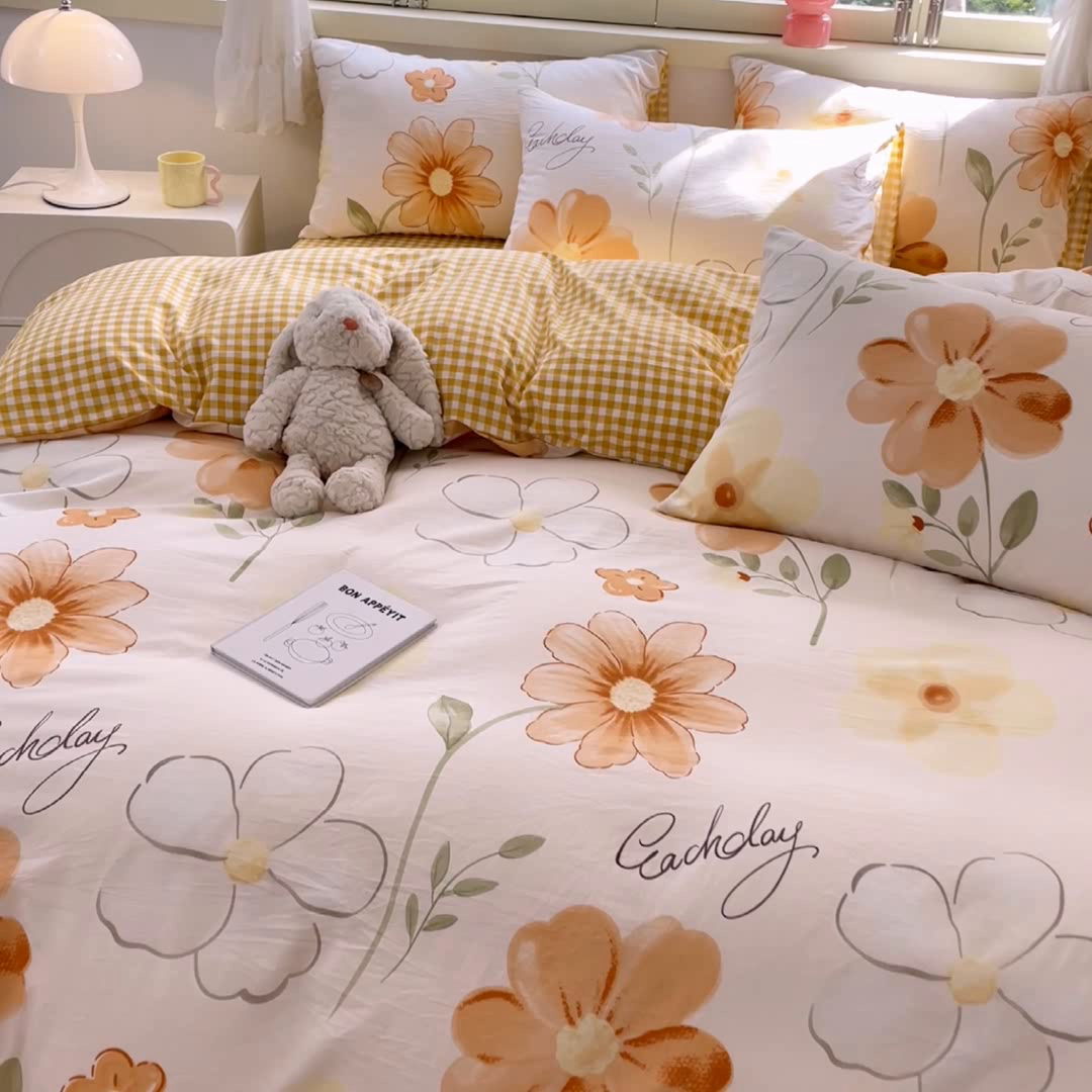 91家纺网 家纺一手货源 找家纺 盛秋家纺 2026新款水洗棉印花四件套-卡通系列 秋日花语+黄小格