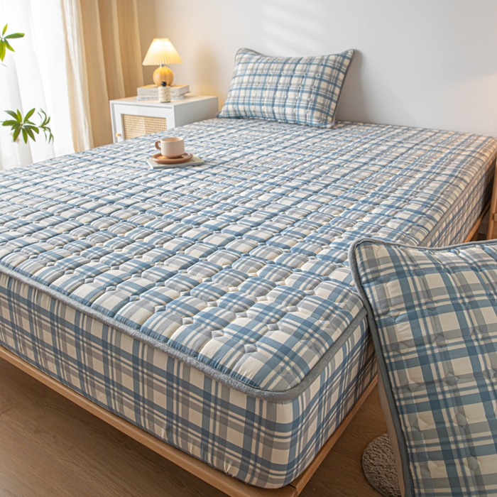 91家纺网 家纺一手货源 找家纺 鑫钰 2024新款无印风水洗棉水洗亲肤大豆夹棉床笠-简格  简格-格调蓝