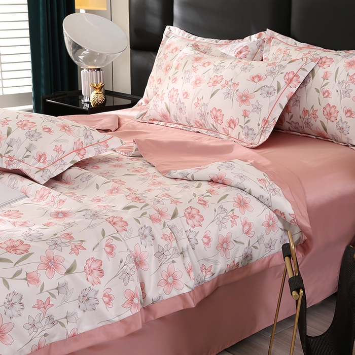 91家纺网 家纺一手货源 找家纺 梦莱斯 2024新款拼角宽边水洗天丝夏被四件套 清晨粉红