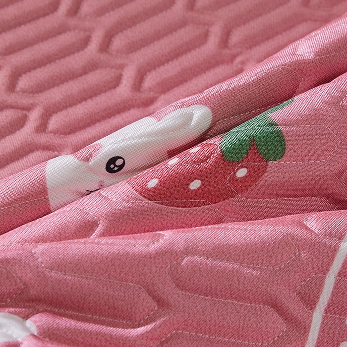 91家纺网 家纺一手货源 找家纺 情恒 2025新款可脱卸印花夹棉冰丝凉席三件套 快乐兔