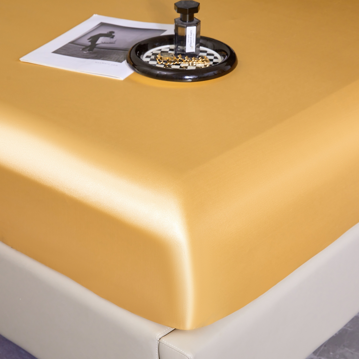 91家纺网 家纺一手货源 找家纺 梦舒羽 2025新款可水洗冰丝床垫保护套床笠三件套 金驼色