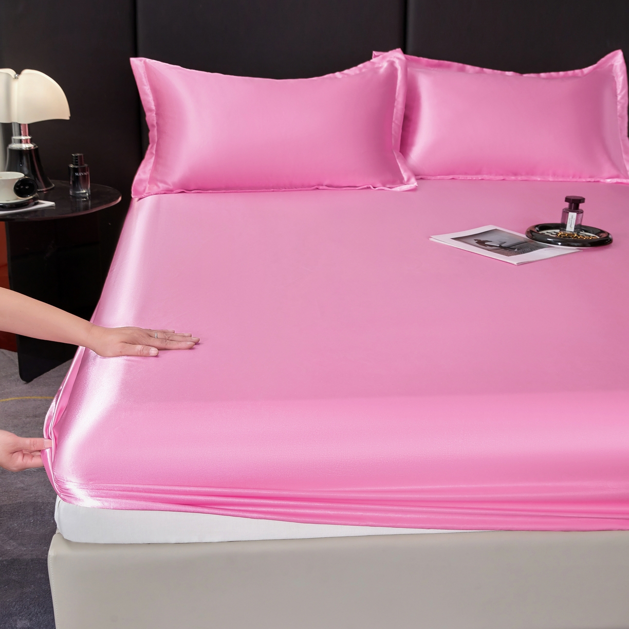 91家纺网 家纺一手货源 找家纺 梦舒羽 2025新款可水洗冰丝床垫保护套床笠三件套 粉色