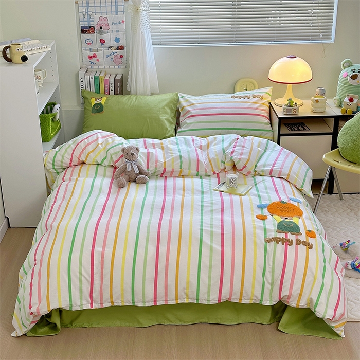 91家纺网 家纺一手货源 找家纺 澳萝拉 2024新款纯棉毛巾绣卡通四件套 元气熊仔