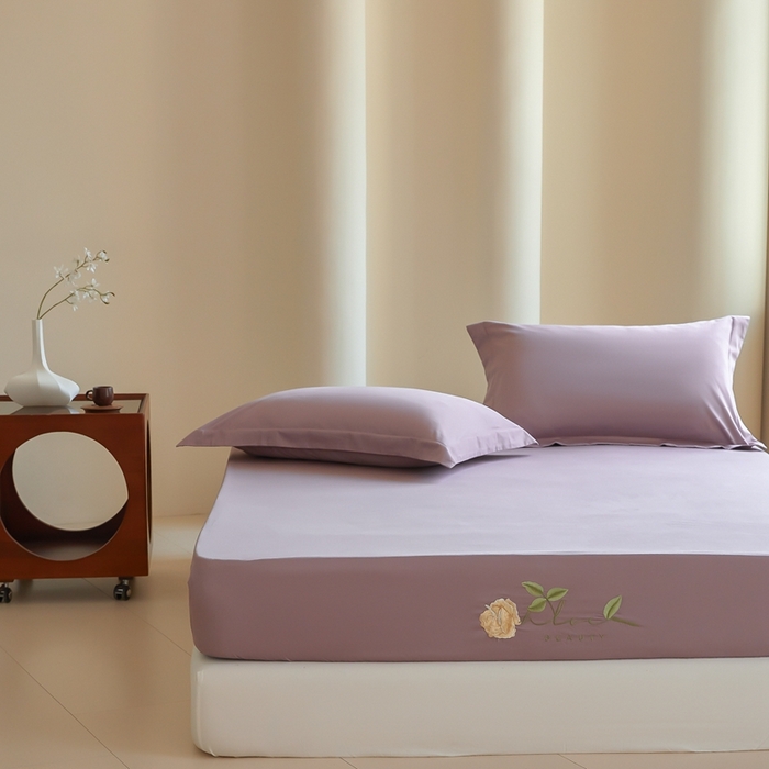 91家纺网 家纺一手货源 找家纺 秀色家纺 2025新款A类50支贡缎长绒棉刺绣床笠 唤醒系列-劳拉 劳拉-香芋紫