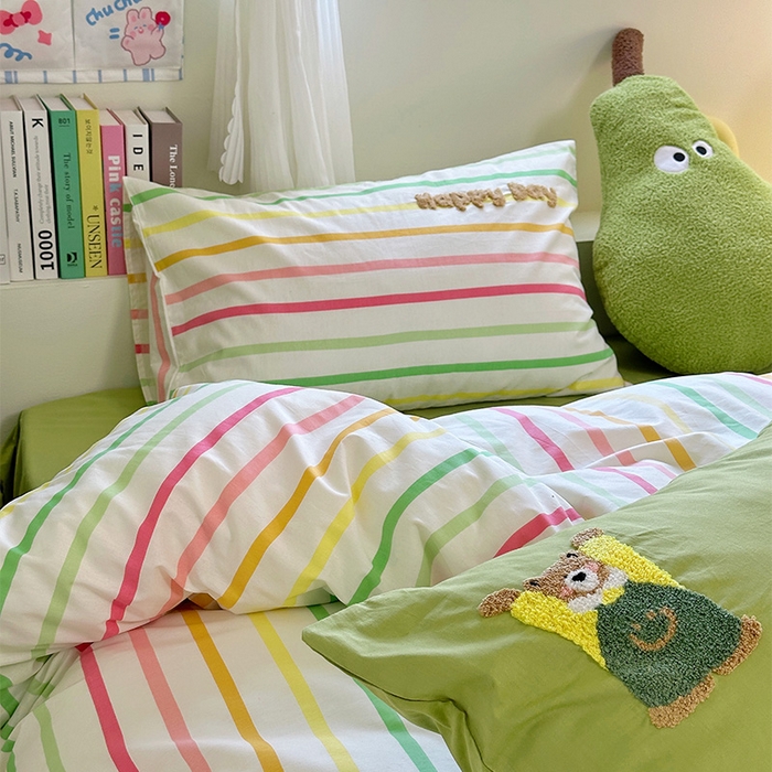 91家纺网 家纺一手货源 找家纺 澳萝拉 2024新款纯棉毛巾绣卡通四件套 元气熊仔