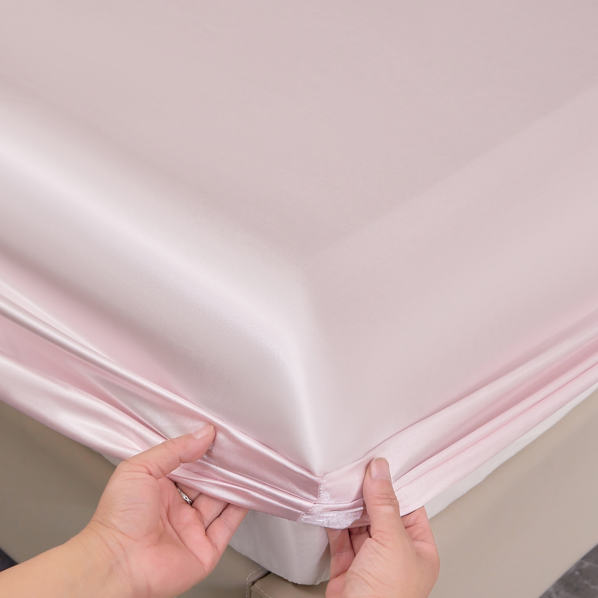 91家纺网 家纺一手货源 找家纺 梦舒羽 2025新款可水洗冰丝床垫保护套床笠三件套 淡雅玉