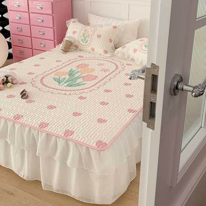 91家纺网 家纺一手货源 找家纺 昔可家纺 2024新款床裙款乳胶席 粉爱心郁金香