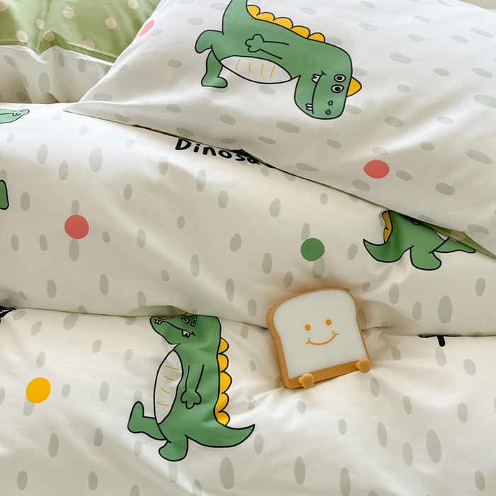 91家纺网 家纺一手货源 找家纺 芊寻家居 2024新款全棉13372花卉系列四件套 恐龙点点