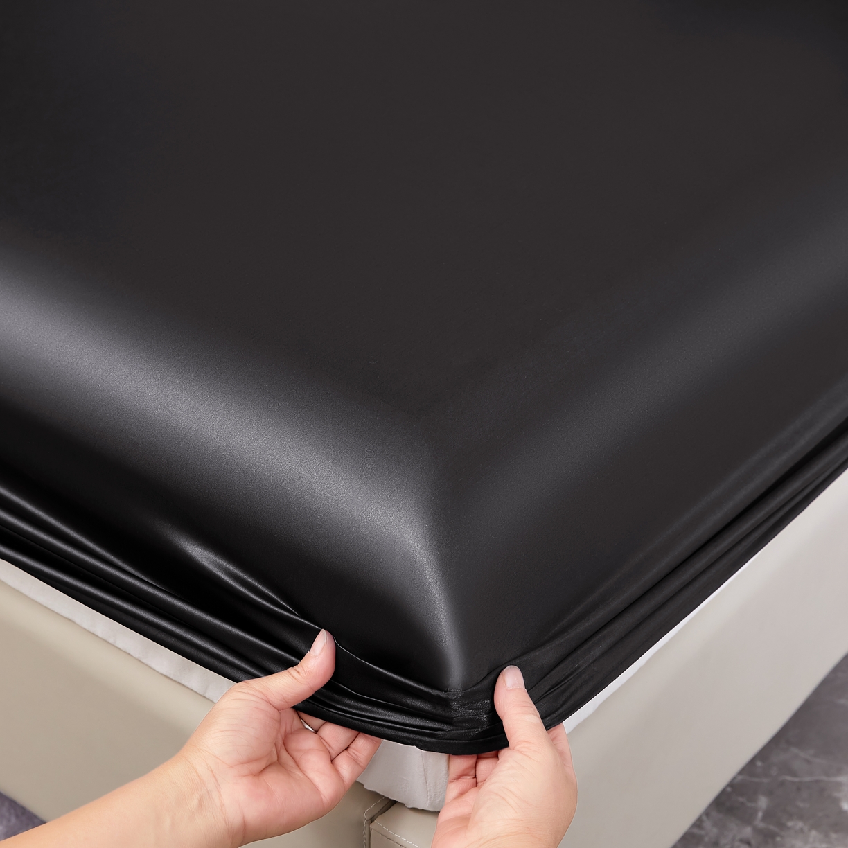 91家纺网 家纺一手货源 找家纺 梦舒羽 2025新款可水洗冰丝床垫保护套床笠三件套 尊贵黑