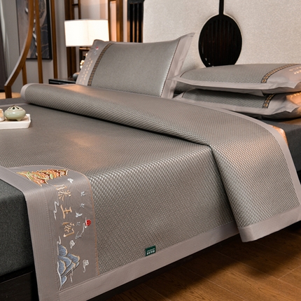 91家纺网 家纺一手货源 找家纺 简一 2024新款滕王阁重工刺绣加厚编织冰滕双面凉席 滕王阁银灰床单