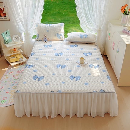 91家纺网 家纺一手货源 找家纺 （总）柒月家居 2024新款印花小清新款乳胶凉床裙席床裙夏被四件套