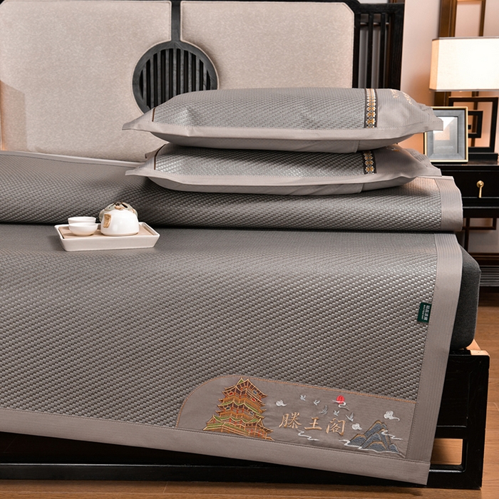 91家纺网 家纺一手货源 找家纺 简一 2024新款滕王阁重工刺绣加厚编织冰滕双面凉席 滕王阁银灰床单