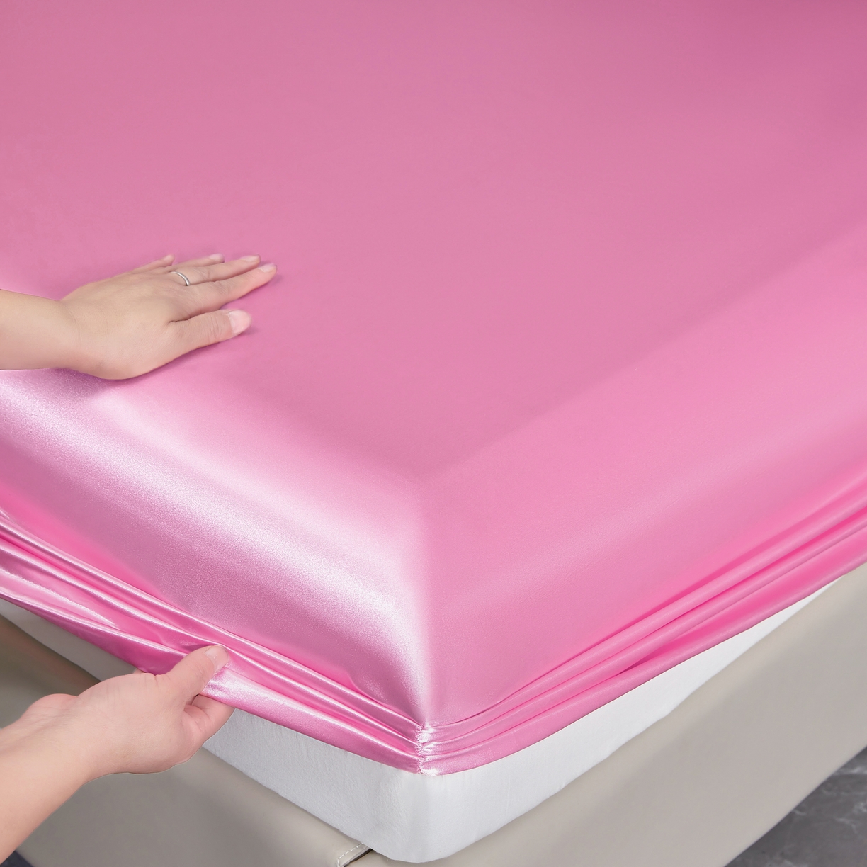 91家纺网 家纺一手货源 找家纺 梦舒羽 2025新款可水洗冰丝床垫保护套床笠三件套 粉色