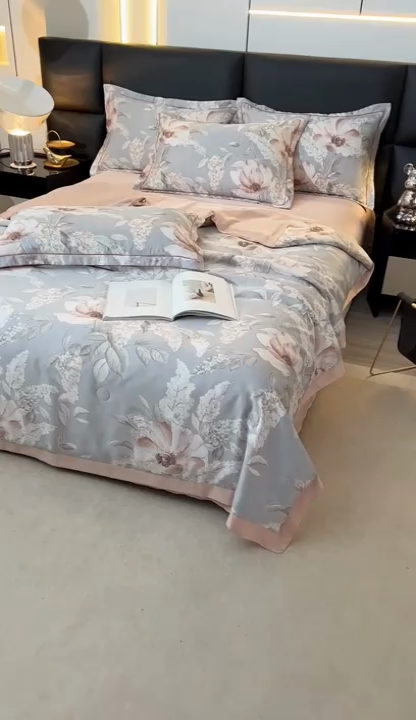 91家纺网 家纺一手货源 找家纺 梦莱斯 2024新款拼角宽边水洗天丝夏被四件套 花颜灰