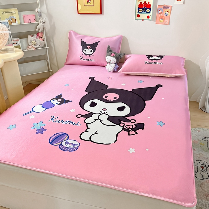 91家纺网 家纺一手货源 找家纺 博雅 2024新款三丽鸥凉感丝凉席夏被套件 大版-顽皮库洛米