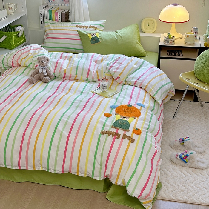 91家纺网 家纺一手货源 找家纺 澳萝拉 2024新款纯棉毛巾绣卡通四件套 元气熊仔