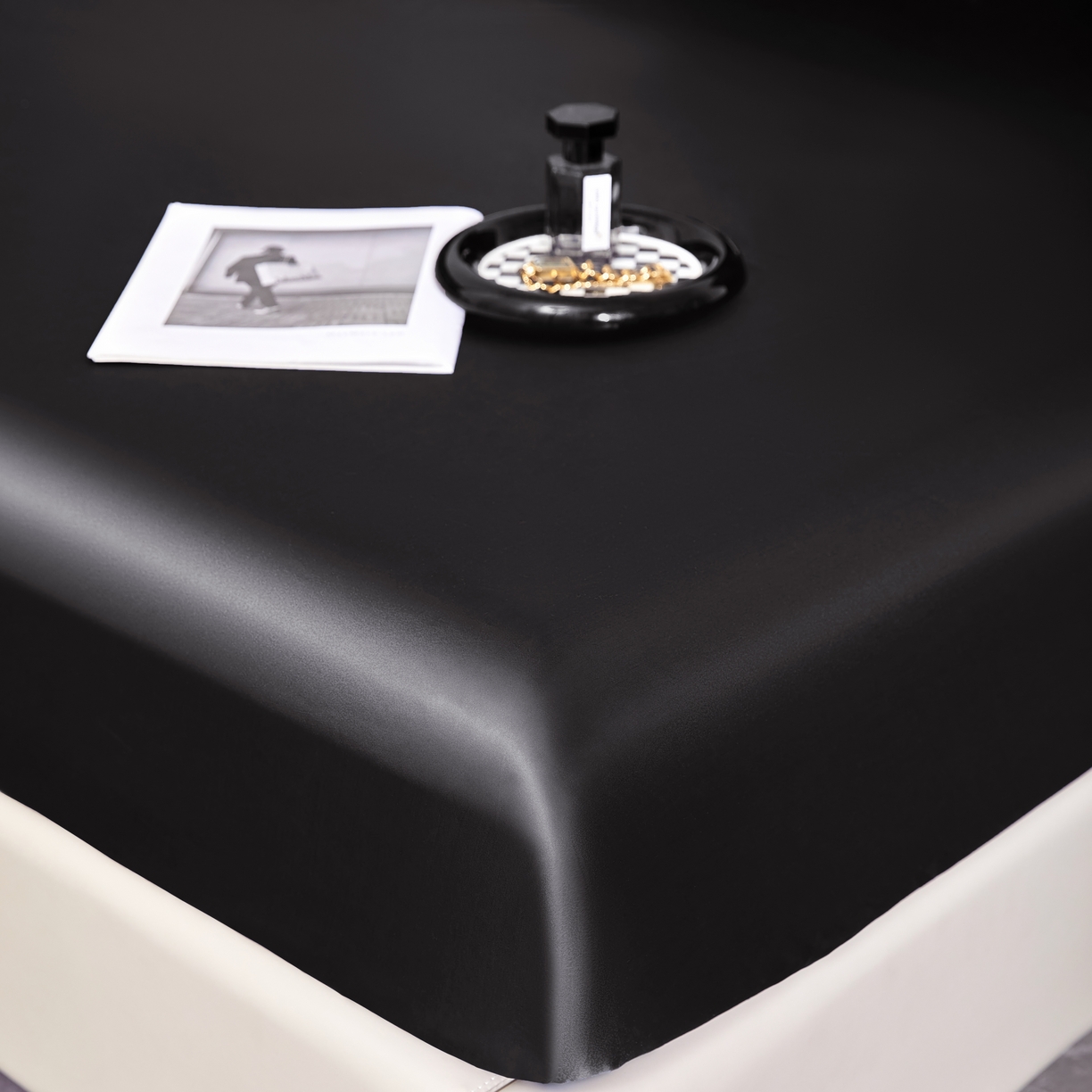 91家纺网 家纺一手货源 找家纺 梦舒羽 2025新款可水洗冰丝床垫保护套床笠三件套 尊贵黑