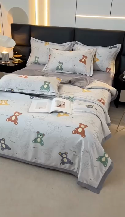 91家纺网 家纺一手货源 找家纺 梦莱斯 2024新款拼角宽边水洗天丝夏被四件套 宝贝熊