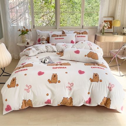 91家纺网 家纺一手货源 找家纺 乐萱家纺 2024新款水洗云朵棉小清新四件套超柔印花单被套 爱心萌熊