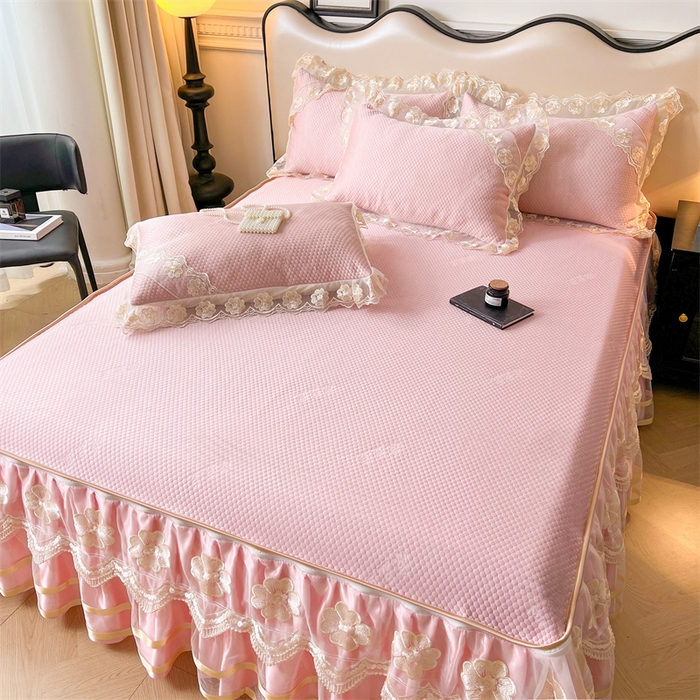 91家纺网 家纺一手货源 找家纺 虹星家纺 2024新款A类冰感凉豆豆可拆卸床裙席三件套 梦幻粉