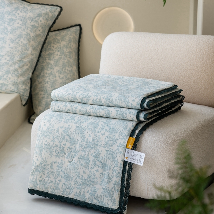 91家纺网 家纺一手货源 找家纺 梦依依 2025新款全棉大豆纤维被-风格二 森物语-兰