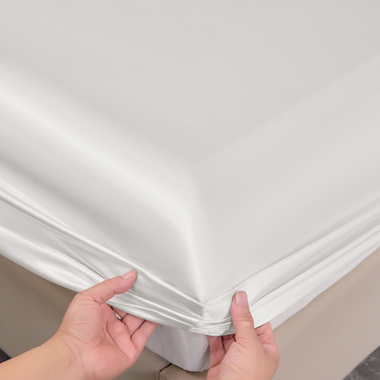 91家纺网 家纺一手货源 找家纺 梦舒羽 2025新款可水洗冰丝床垫保护套床笠三件套 光洁白