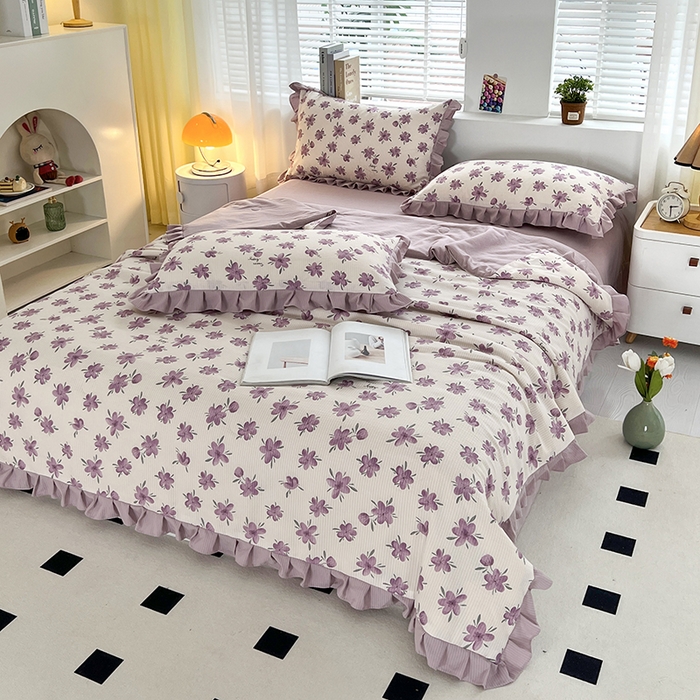 91家纺网 家纺一手货源 找家纺 梦莱斯 2024新款时尚舒适泡泡棉夏被四件套 小苍兰