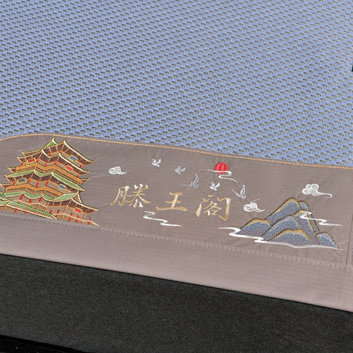 91家纺网 家纺一手货源 找家纺 简一 2024新款滕王阁重工刺绣加厚编织冰滕双面凉席 滕王阁湖蓝床单