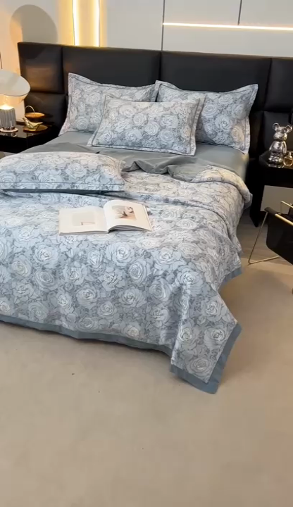 91家纺网 家纺一手货源 找家纺 梦莱斯 2024新款拼角宽边水洗天丝夏被四件套 玫瑰灰