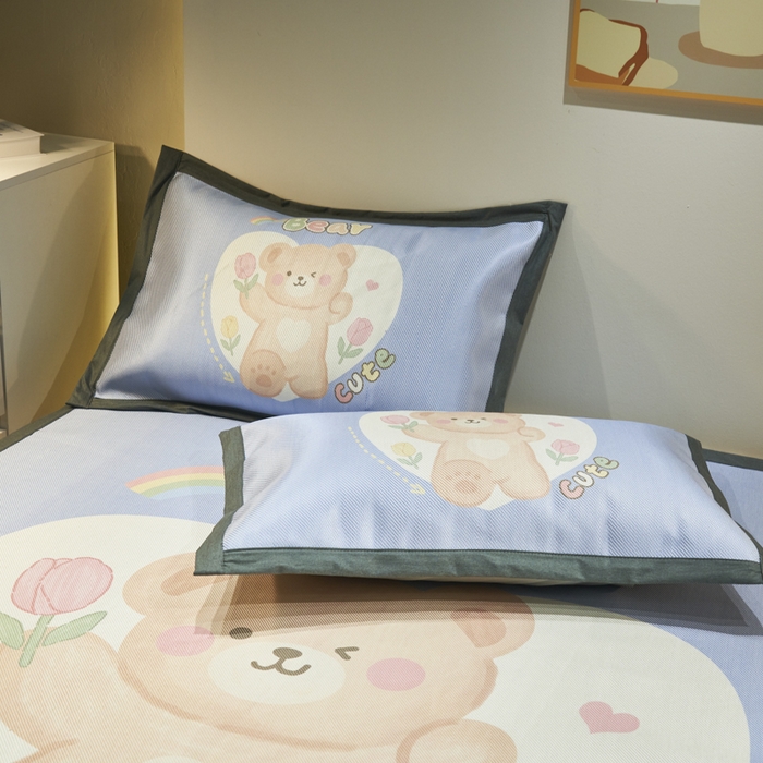 91家纺网 家纺一手货源 找家纺 21度C 2024新款卡通大版数码印花冰藤席 晚安萌熊-床席款