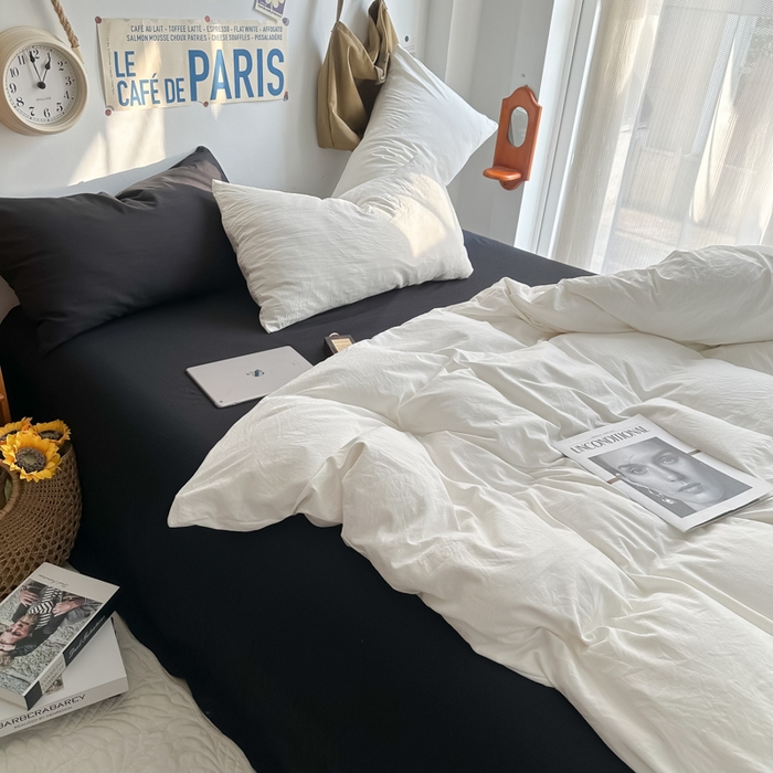 91家纺网 家纺一手货源 找家纺 易辰美 2024新款混搭超柔水洗棉四件套 奶白+酷黑