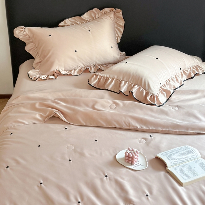 91家纺网 家纺一手货源 找家纺 （总）优悦生活馆 2024新款冰丝甜美风荷叶边款夏被四件套初夏系列 