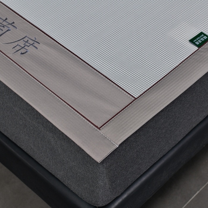 91家纺网 家纺一手货源 找家纺 简一 2024新款A类抗菌冰丝席--床单款 小千鸟格-经典抗菌席-灰