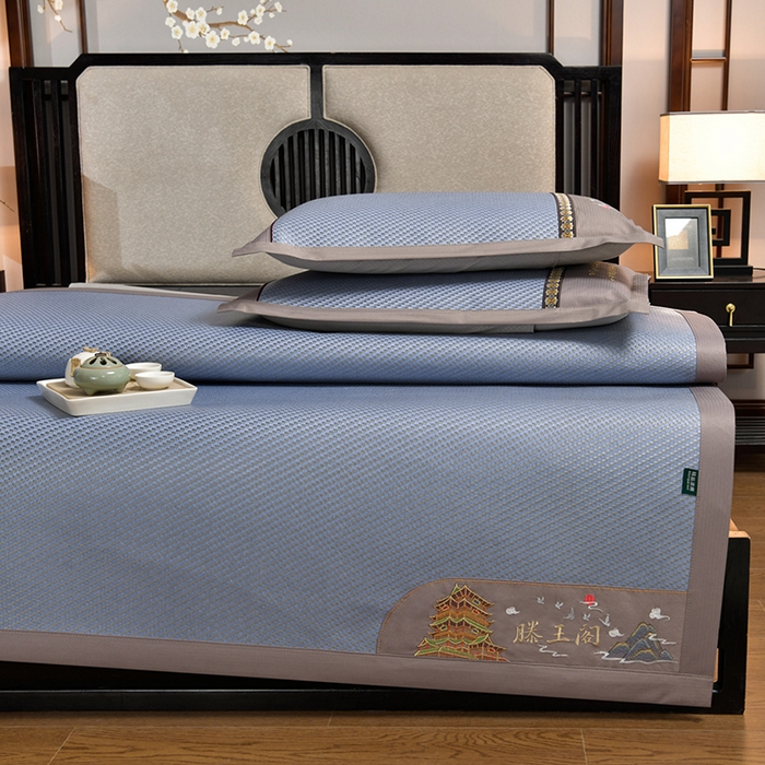 91家纺网 家纺一手货源 找家纺 简一 2024新款滕王阁重工刺绣加厚编织冰滕双面凉席 滕王阁湖蓝床单