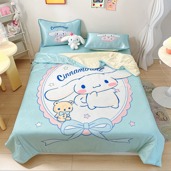 91家纺网 家纺一手货源 找家纺 博雅 2024新款三丽鸥凉感丝凉席夏被套件 大版-软萌玉桂狗