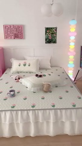 91家纺网 家纺一手货源 找家纺 昔可家纺 2024新款床裙款乳胶席 淡绿底郁金香