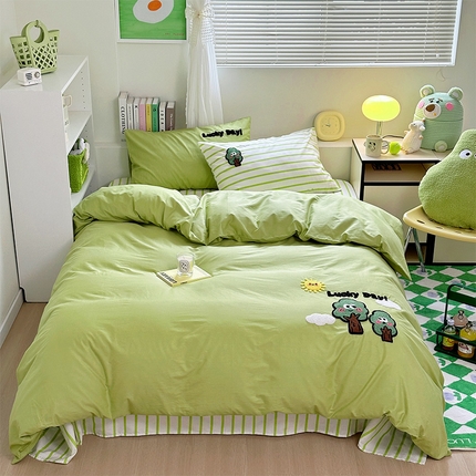 91家纺网 家纺一手货源 找家纺 澳萝拉 2024新款纯棉毛巾绣卡通四件套 幸福小树