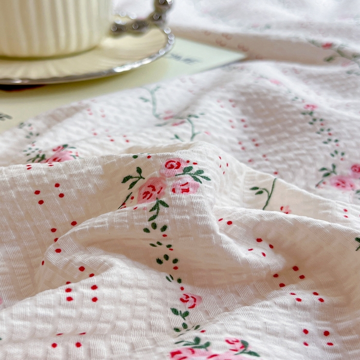 91家纺网 家纺一手货源 找家纺 2024新款泡泡棉小缺角工艺夏被四件套 沐歌