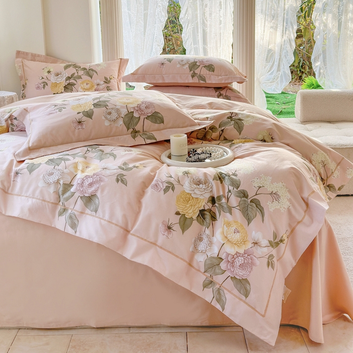 91家纺网 家纺一手货源 找家纺 7V 小清新大宽边100%纯棉法式四件套轻奢13376全棉喷气宽幅长绒棉被套床单床笠套件花绘-粉