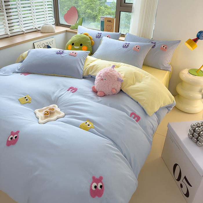 91家纺网 家纺一手货源 找家纺 曼谷 年新款多巴胺毛巾绣四件套柔软磨毛床上用品水洗棉套件 多巴胺-浅蓝奶黄