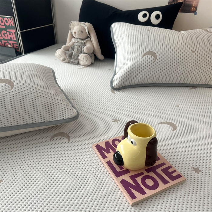 91家纺网 家纺一手货源 找家纺 HL原创 2024新款PE聚乙稀纤维-冰魔豆凉席 星星月亮-咖（床笠款）