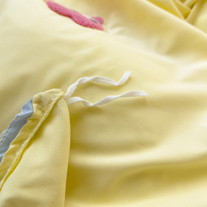 91家纺网 家纺一手货源 找家纺 曼谷 年新款多巴胺毛巾绣四件套柔软磨毛床上用品水洗棉套件 多巴胺-奶黄浅蓝