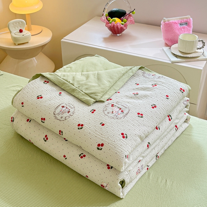 91家纺网 家纺一手货源 找家纺 2024新款泡泡棉小缺角工艺夏被四件套 小樱桃