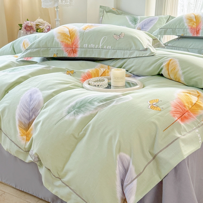 91家纺网 家纺一手货源 找家纺 7V 小清新大宽边100%纯棉法式四件套轻奢13376全棉喷气宽幅长绒棉被套床单床笠套件 雨蝶-绿